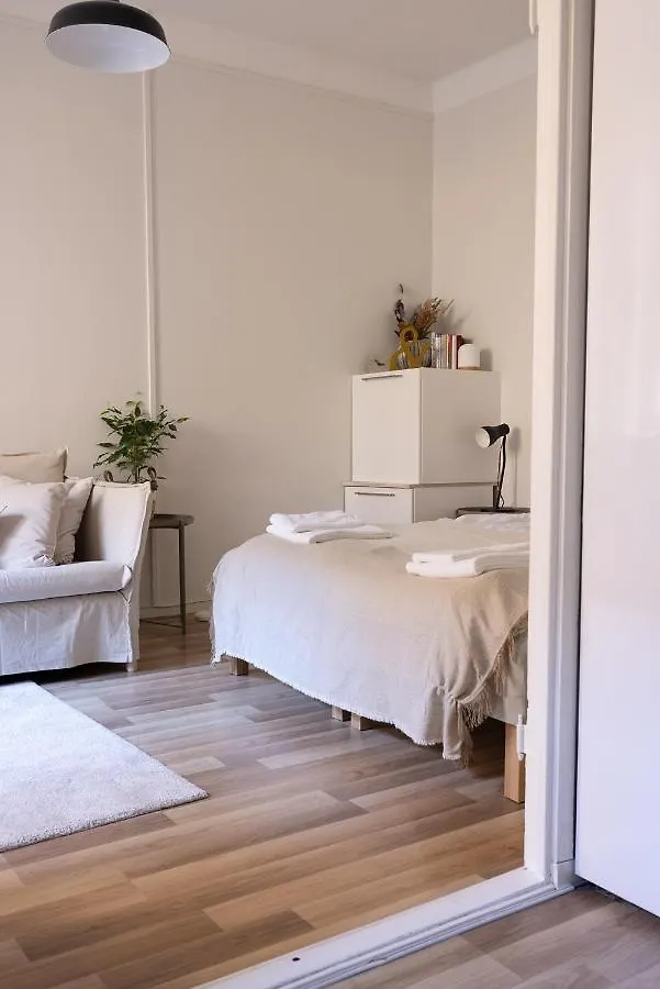 Apartment Poista 2Ndhomes Cozy 35M2 Home With A Courtyard View By Taehtitorni Park Helsinki Finland